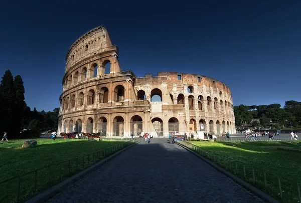 Coliseo en roma, italia — Foto de Stock