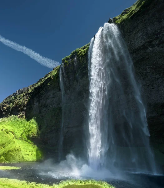 Cachoeira Seljalandfoss na hora de verão, Islândia — Fotografia de Stock