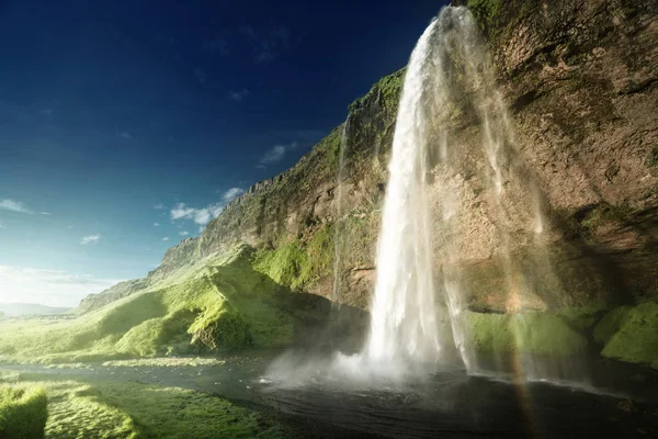 Seljalandfoss vodopád v létě, Island — Stock fotografie