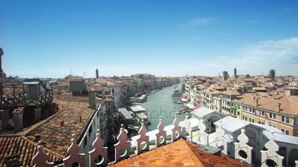 Кровли и большой канал в Венеции, Италия — стоковое видео