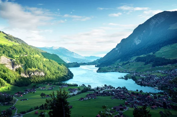 Luchtfoto op Lungernsee, Zwitserland, Europa — Stockfoto