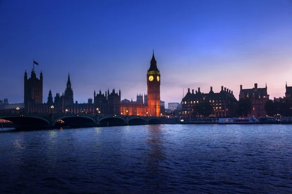 Big ben a westminster v západu slunce, Londýn, Velká Británie — Stock fotografie