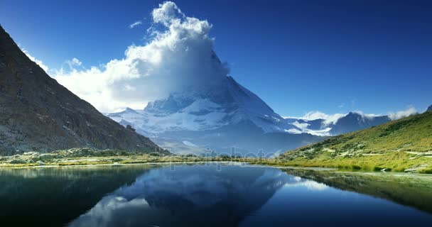 Ustalana Matterhorn Jezioro Riffelsee Zermatt Szwajcaria — Wideo stockowe
