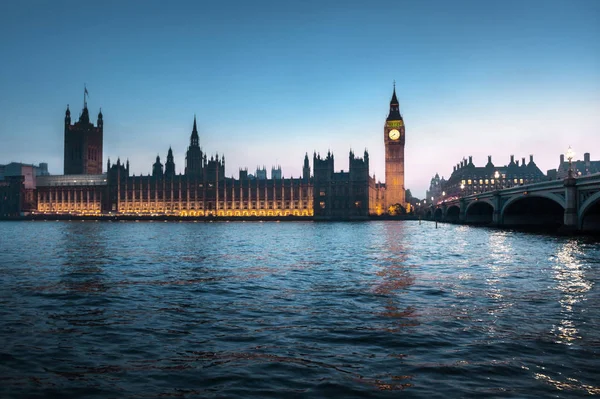 Big ben en westminster bij zonsondergang, Londen, uk — Stockfoto