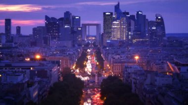 La Defense, Paris, Fransa iş bölgesinde