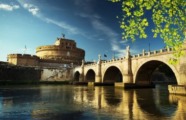 Saint melek Kalesi ve köprü ve Tiber Nehri, Roma, İtalya