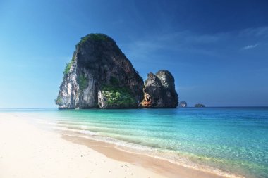 Tayland 'ın Krabi eyaletindeki sahil.