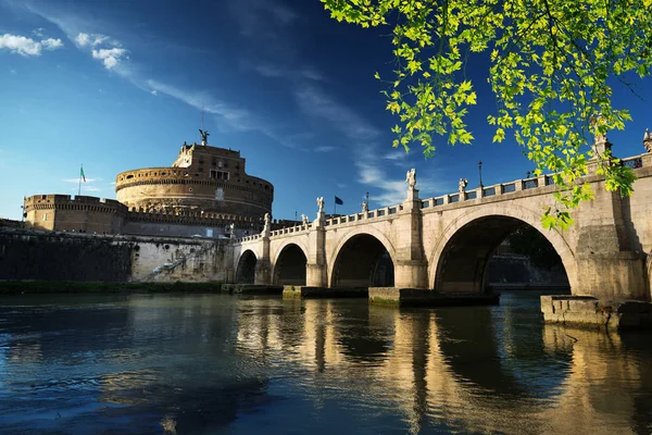 Saint Angel castle and bridge and Tiber river, Rome, Italy — Stock Photo, Image