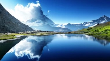 Lake Riffelsee, Zermatt, İsviçre Matterhorn yansıması