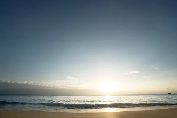セイシェルのビーチの夕日 — ストック写真