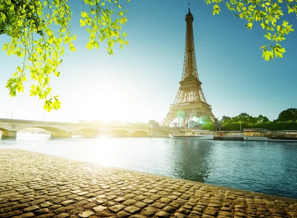 Lentetijd in Parijs, Eiffeltoren — Stockfoto