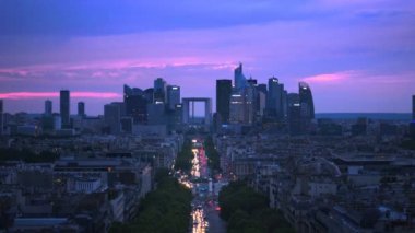 La Defense, Paris, Fransa iş bölgesinde