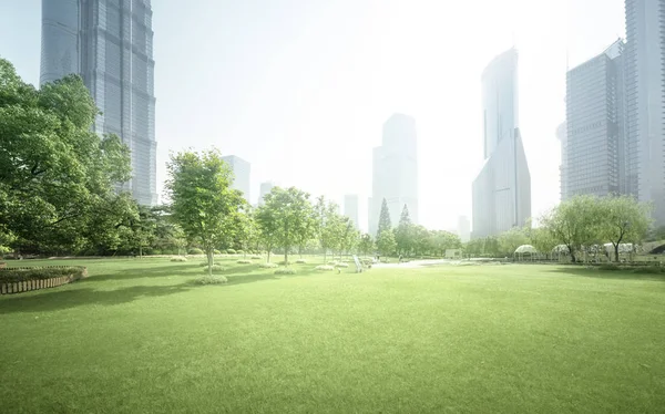 Park i Lujiazui finansiella centrum, Shanghai, Kina — Stockfoto