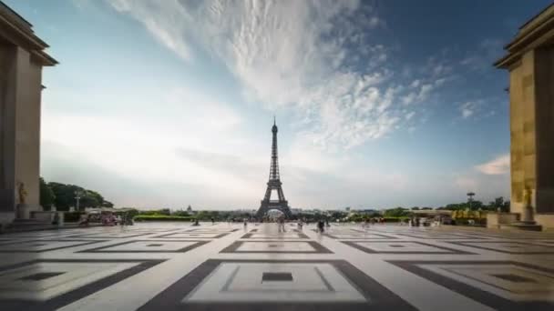 Hyperztráta, Úsvit Eiffelovy věže z Trocadero. Paříž, Francie — Stock video