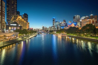 Günbatımı, Yarra Nehri, Melbourne, Victoria, Avustralya