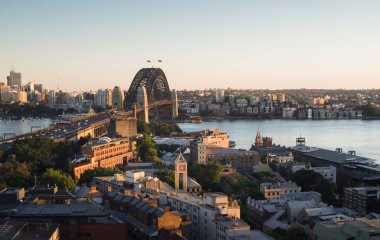 Sydney 'nin Avustralya' daki Liman Köprüsü 'ndeki hava görüntüsü.