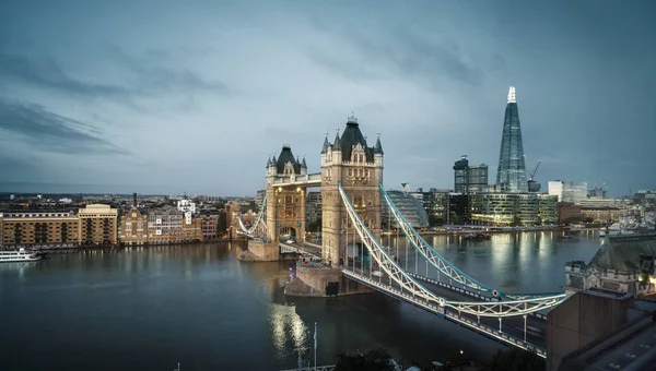 Londra 'daki kule köprüsü. — Stok fotoğraf