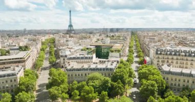 Paris 'in panoramik manzarası, Şanzelize ve Eyfel Kulesi