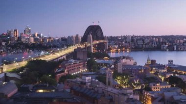 Sydney 'nin Avustralya' daki Harbour Köprüsü 'ndeki zaman ayarlı hava görüntüsü