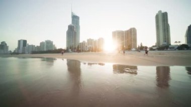 Surfers paradise adlı günbatımı, gold coast, Avustralya