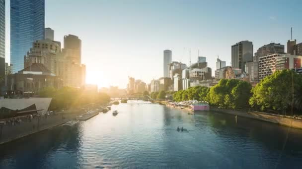 Günbatımının zamanı, Yarra Nehri, Melbourne, Victoria, Avustralya — Stok video