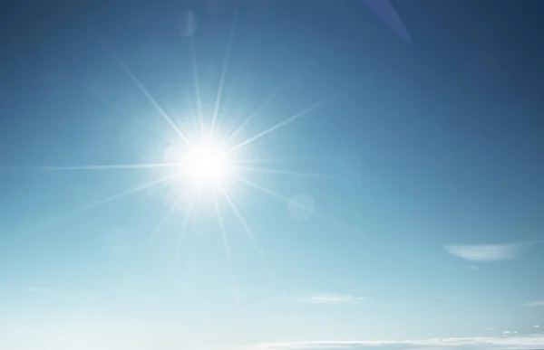 Blauer Himmel Und Perfekte Sonne — Stockfoto