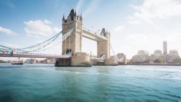 Тауэрский мост в Лондоне, Великобритания — стоковое видео