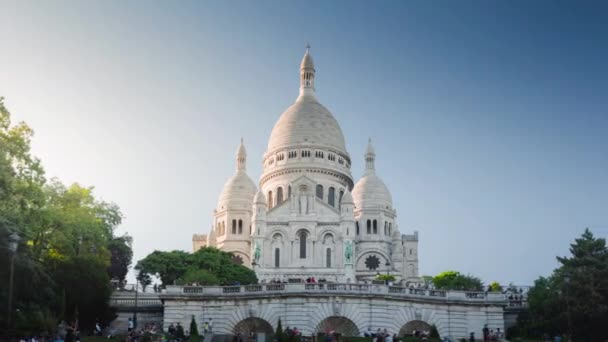 位于巴黎蒙特马尔特的Sacre Coeur大教堂 — 图库视频影像