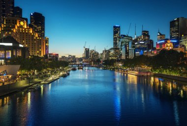 Günbatımı, Yarra Nehri, Melbourne, Victoria, Avustralya