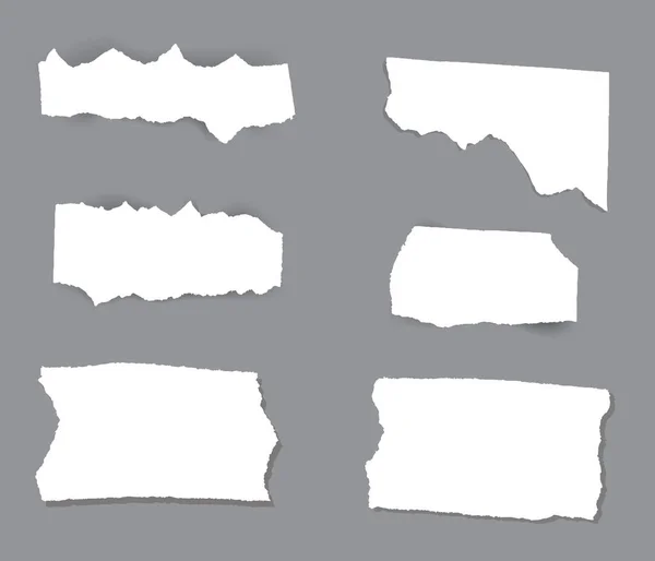 Ensemble de feuilles de papier déchirées vierges. Collection de pièces à note vectorielle avec ruban adhésif — Image vectorielle