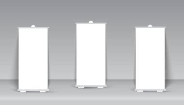Afiş standı üzerinde izole kadar şeffaf rulo. İzole.