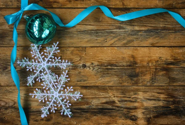 Tyrkysové vánoční koule s mašlí, luk — Stock fotografie