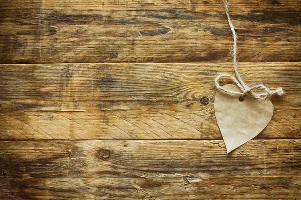 Día de San Valentín artesanía corazón de papel — Foto de Stock