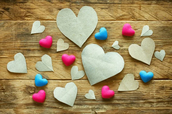 San Valentino, mucchio di carta tagliata cuore — Foto Stock