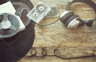 Retro müzik arka plan, vinil kaydı, makara, ses kasetleri