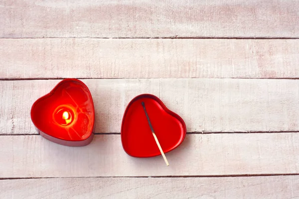 San Valentino giorno sfondo, bruciore a forma di cuore candela — Foto Stock