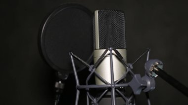 Kayıt stüdyosu profesyonel mikrofon 