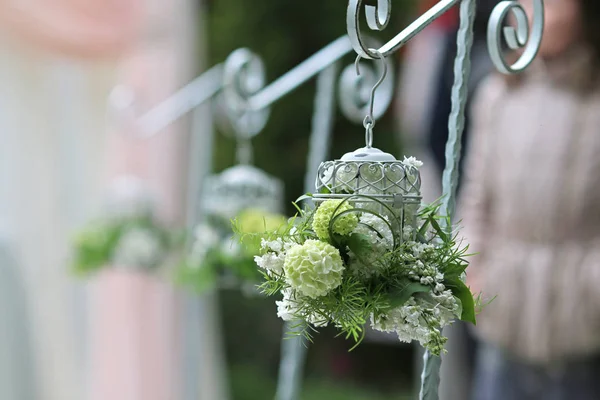 Düğün süslemeleri beyaz çiçekler