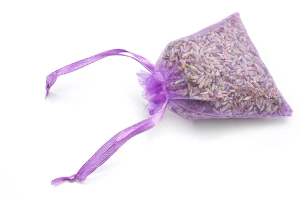 Flor de lavanda seca em saco isolado em branco — Fotografia de Stock