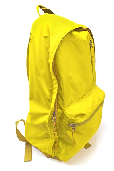 Рюкзак жовтий ізольований на білому тлі — стокове фото