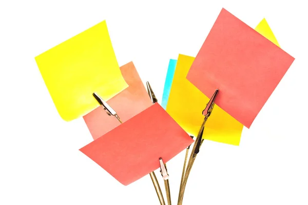 Suporte de memória com notas adesivas coloridas no fundo branco — Fotografia de Stock