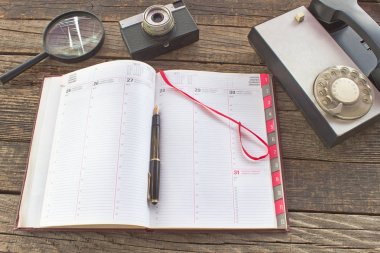 Defter planlayıcısı, dolma kalem ile telefon ve fotoğraf makinesi sekmesinde