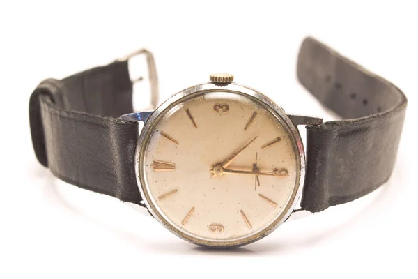 Gammel armbåndsur isolert på hvitt – stockfoto
