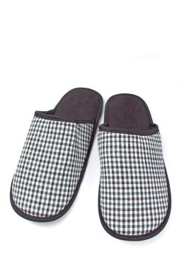 beyaz arka planda izole ev terlikleri