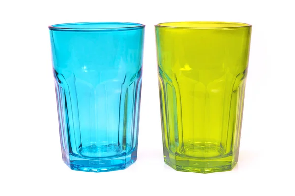 Gläser grün und blau isoliert auf weiß — Stockfoto