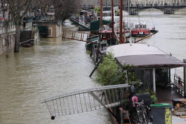 Floods in Paris during the month of January 2018 clipart
