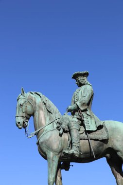Viyana 'daki Maria Theresien Platz' ın merkezinde heykel