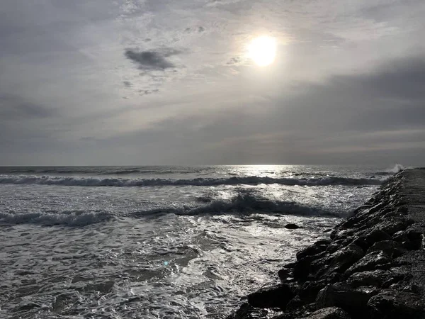 Puesta Sol Misteriosa Playa Costa Caparica Portugal — Foto de Stock