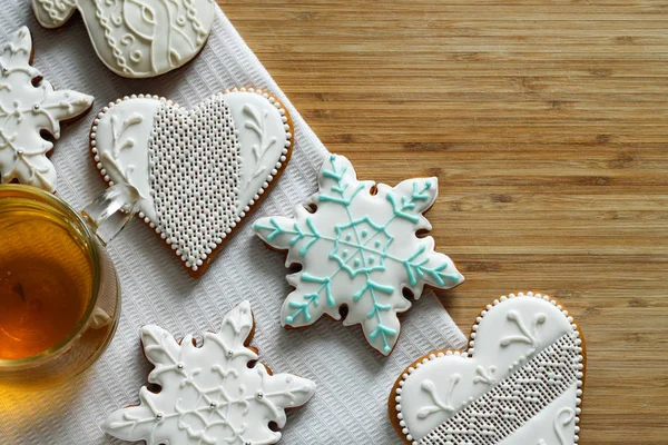 Valentine White Gingerbread Shape Heart Wooden Board — Stock Photo, Image