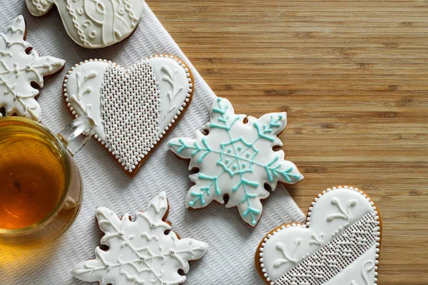 Valentine White Gingerbread Shape Heart Wooden Board — Stock Photo, Image